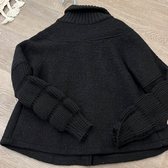 EUC OF WHITE LAMBSWOOL TOTALLY UNIQUE BLACK SWING CARDIGAN SWEATER - Picture 7 of 8